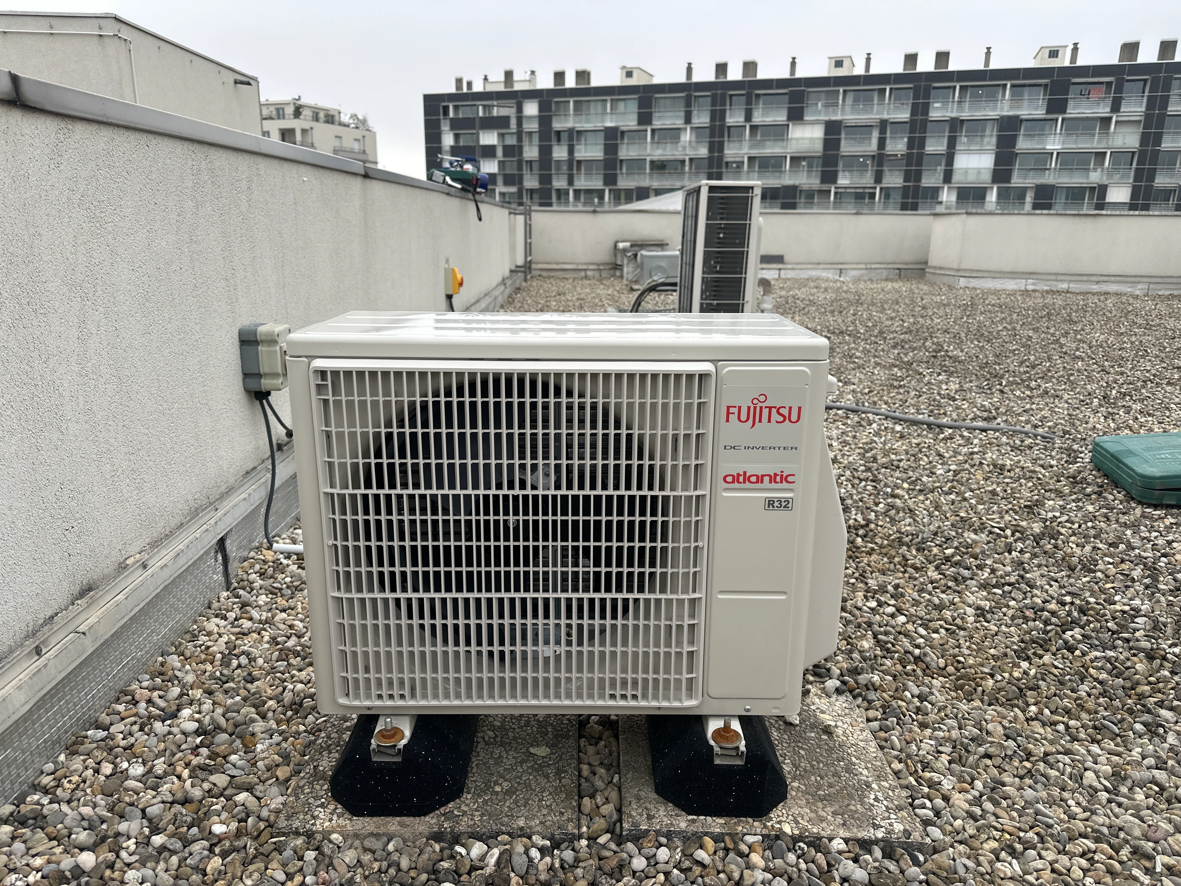 Unité extérieure split climatisation entretien annuel Lyon